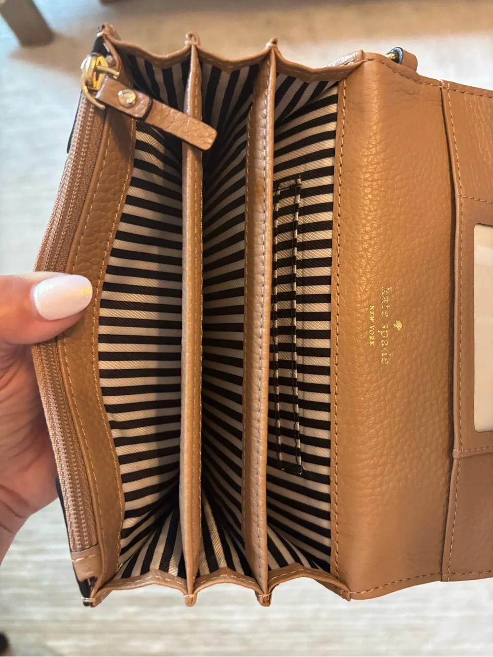 Kate Spade taupe pebbled leather wristlet clutch / wallet - Picture 2 of 6